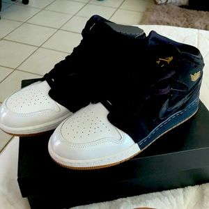Air Jordan 1 Mid GG size 5